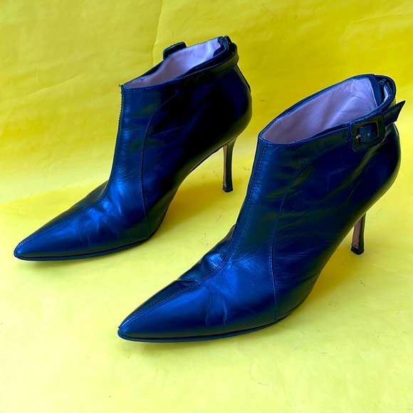 Vintage black Manolo Blahnik booties - Picture 5 of 16